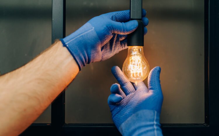 Iată ce trebuie să faceți pentru a crește durata de viață a becurilor
